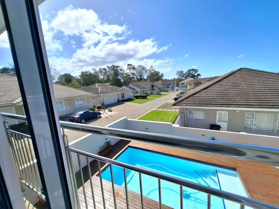 6 Bedroom Property for Sale in Beacon Bay Eastern Cape